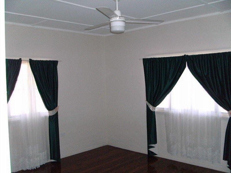 10 Grey Street, Nanango QLD 4615