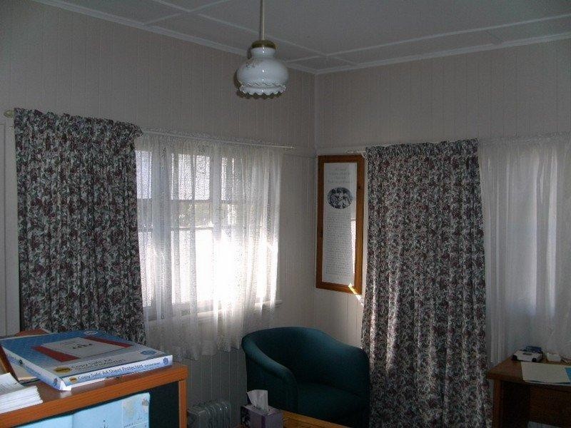 10 Grey Street, Nanango QLD 4615