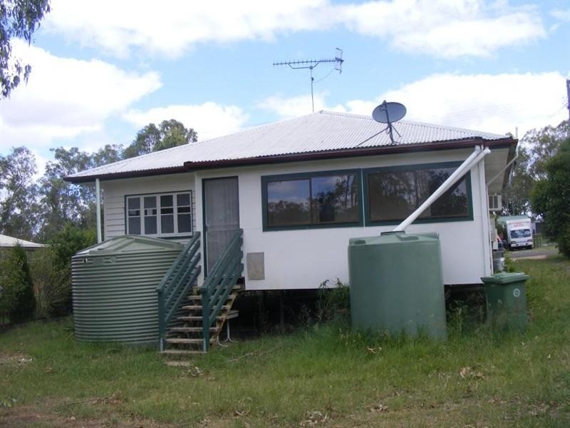 10 Grey Street, Nanango QLD 4615