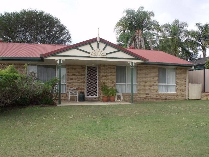 30 Bunker Avenue, Nanango QLD 4615