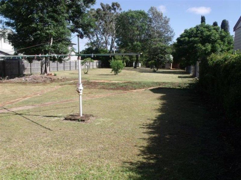 4 Gladys Street, Kingaroy QLD 4610