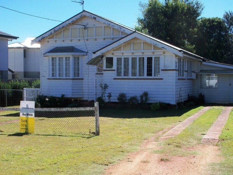 4 Gladys Street, Kingaroy QLD 4610