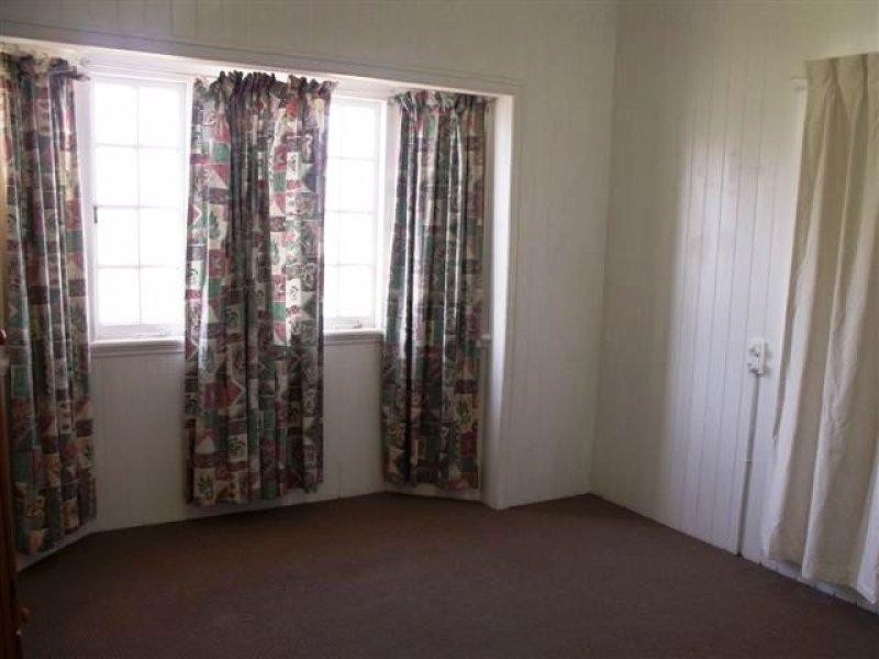 4 Gladys Street, Kingaroy QLD 4610