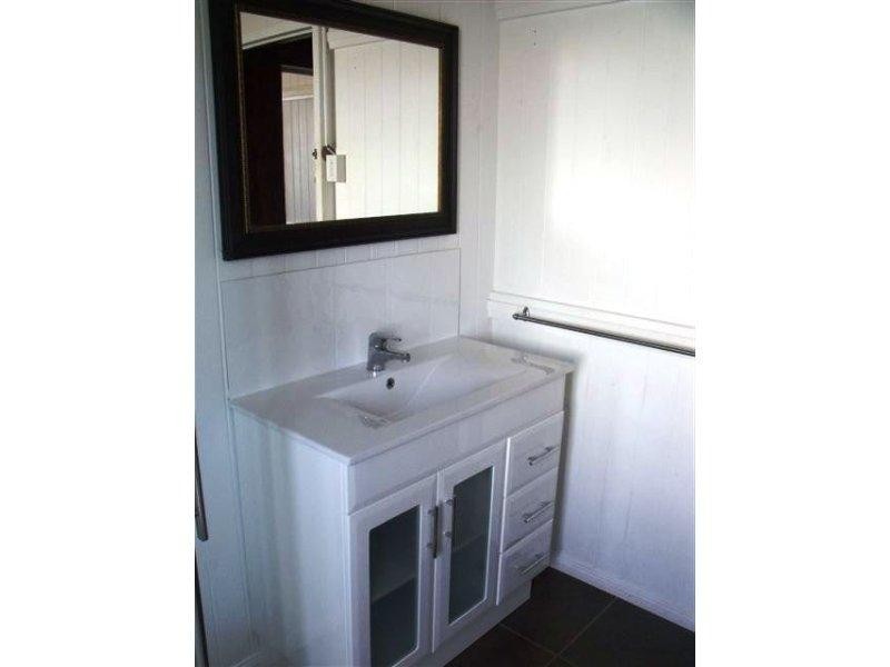 4 Gladys Street, Kingaroy QLD 4610