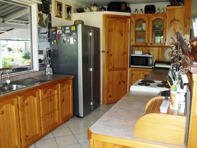 213 Carbeen Crescent, Nanango QLD 4615