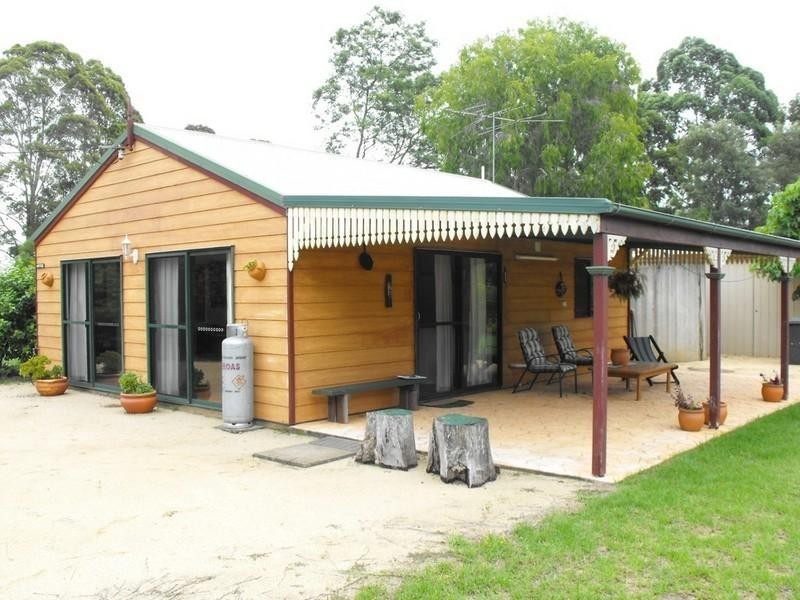 17 Curtis Road, Kingaroy QLD 4610