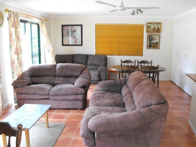 17 Curtis Road, Kingaroy QLD 4610