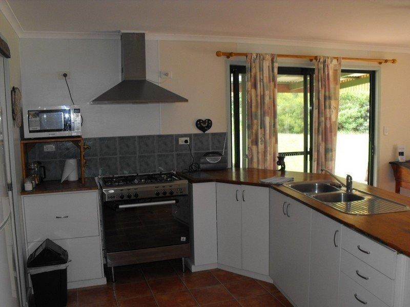 17 Curtis Road, Kingaroy QLD 4610