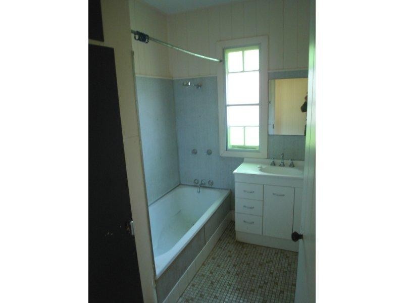 18 Haly Street, Kingaroy QLD 4610