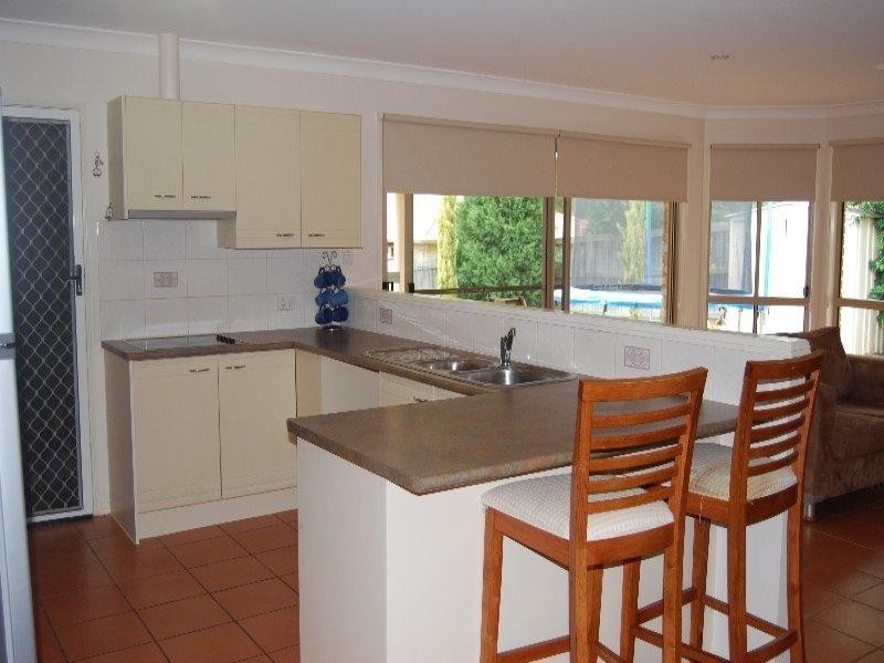 4 Glider Close, Doolandella QLD 4077