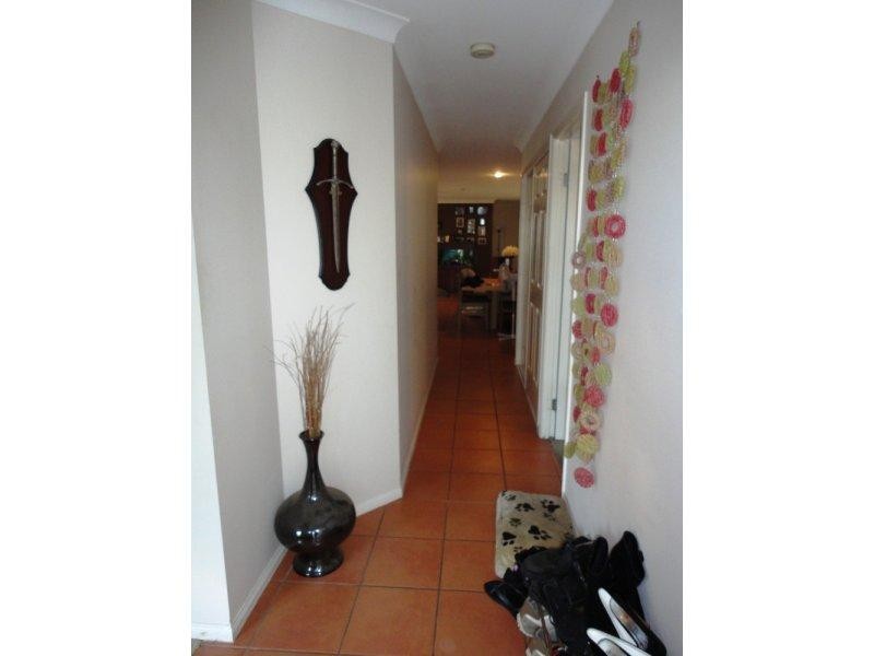 4 Glider Close, Doolandella QLD 4077