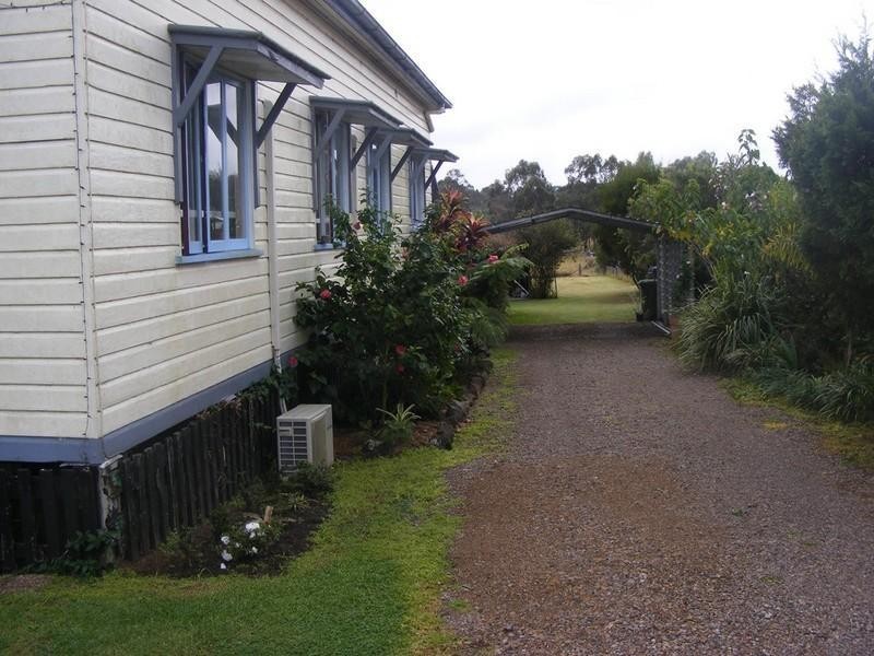 9 Dioth Street, Yarraman QLD 4614