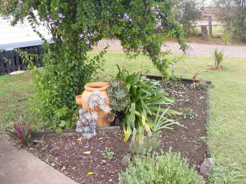 9 Dioth Street, Yarraman QLD 4614