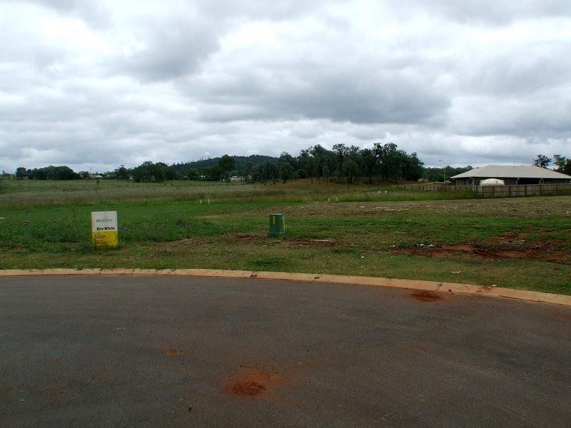 8 Crown Court, Kingaroy QLD 4610