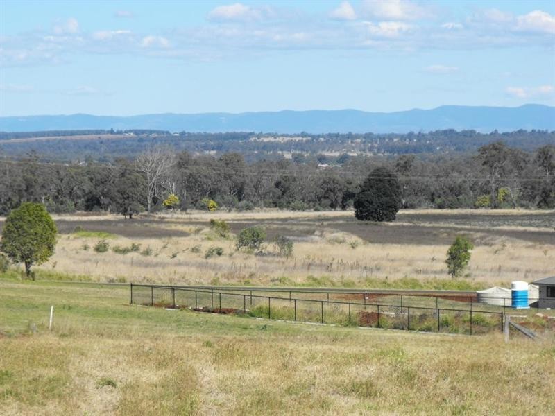 3 Crows Ash Crescent, Kingaroy QLD 4610