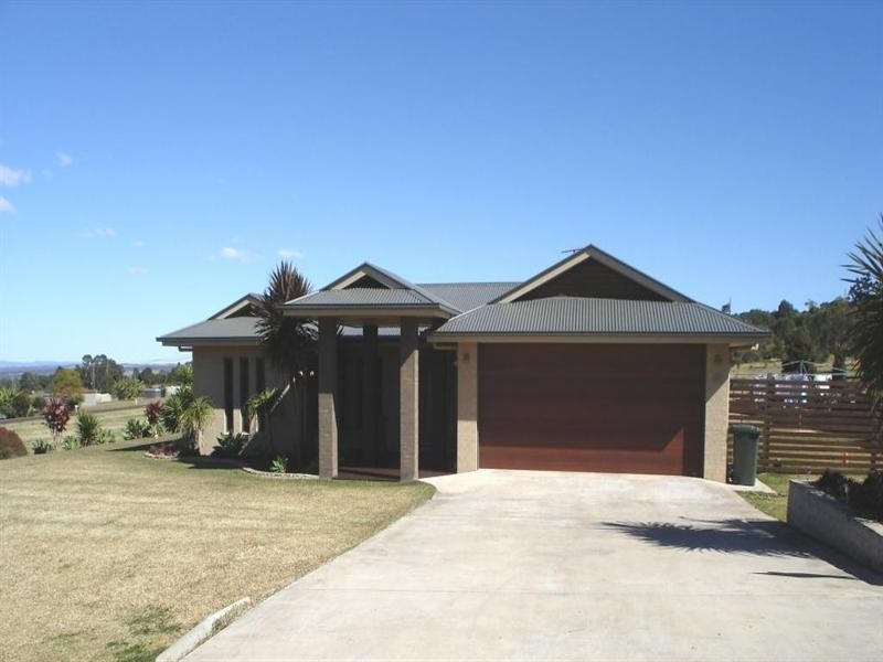 25 Sonaree Drive, Kingaroy QLD 4610