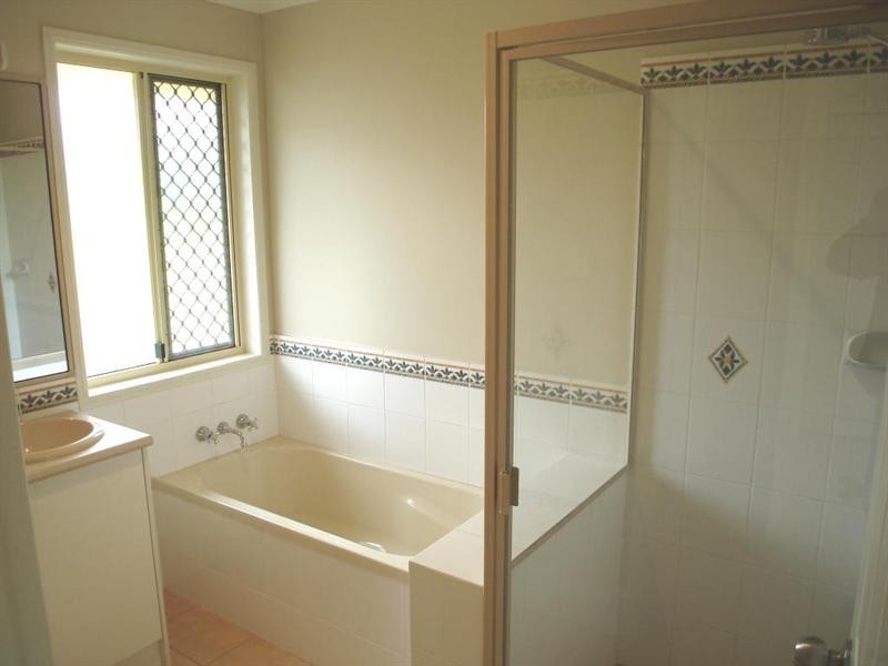 11 Macaualay Drive, Kingaroy QLD 4610