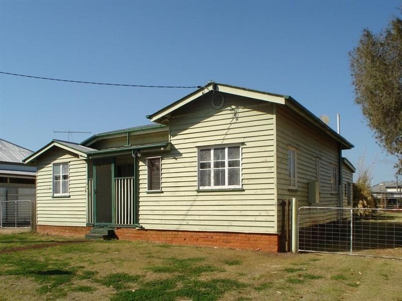 3 Jean Street, Kingaroy QLD 4610