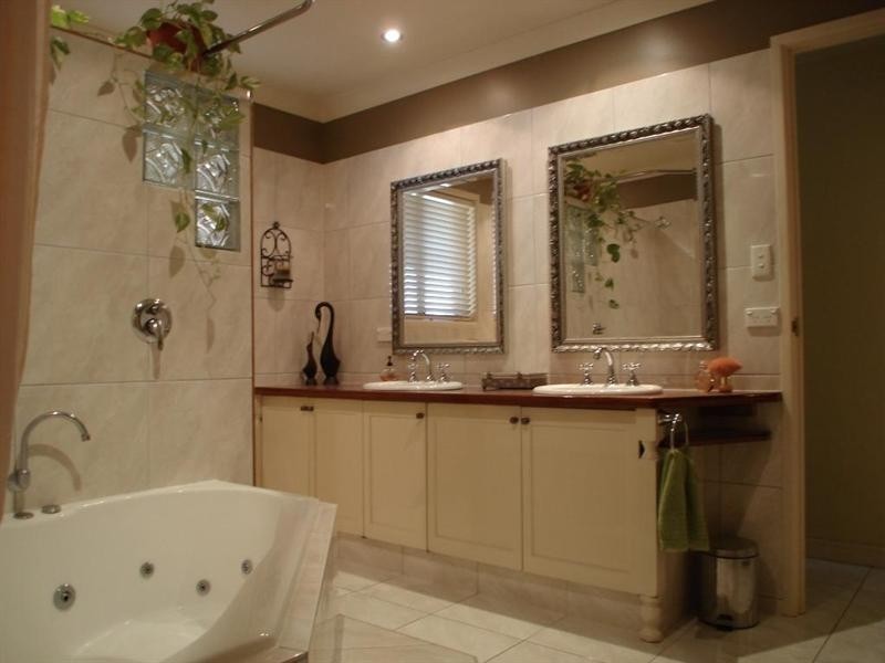 4 Raintree Avenue, Kingaroy QLD 4610