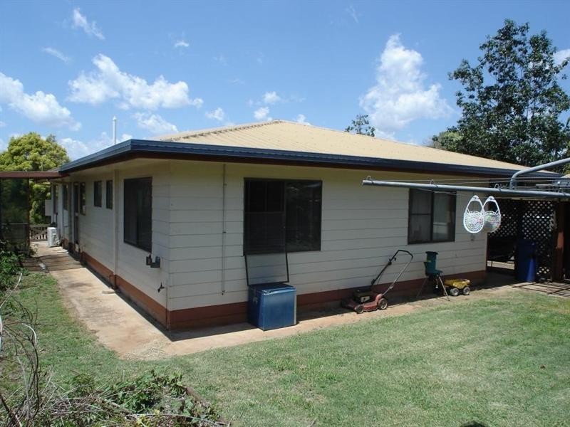 30 Fairview Drive, Kingaroy QLD 4610