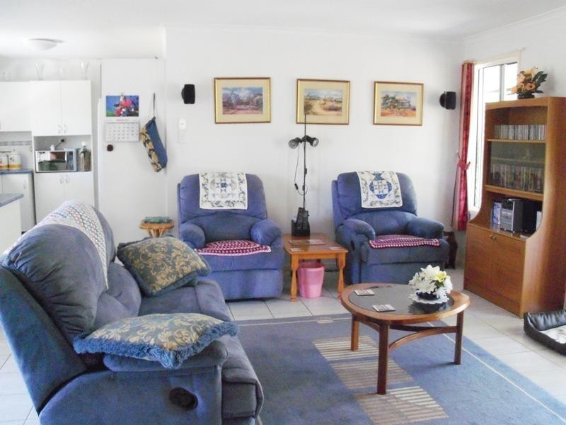 254 Carbeen Crescent, Nanango QLD 4615