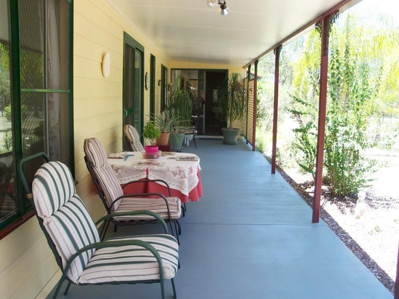 254 Carbeen Crescent, Nanango QLD 4615