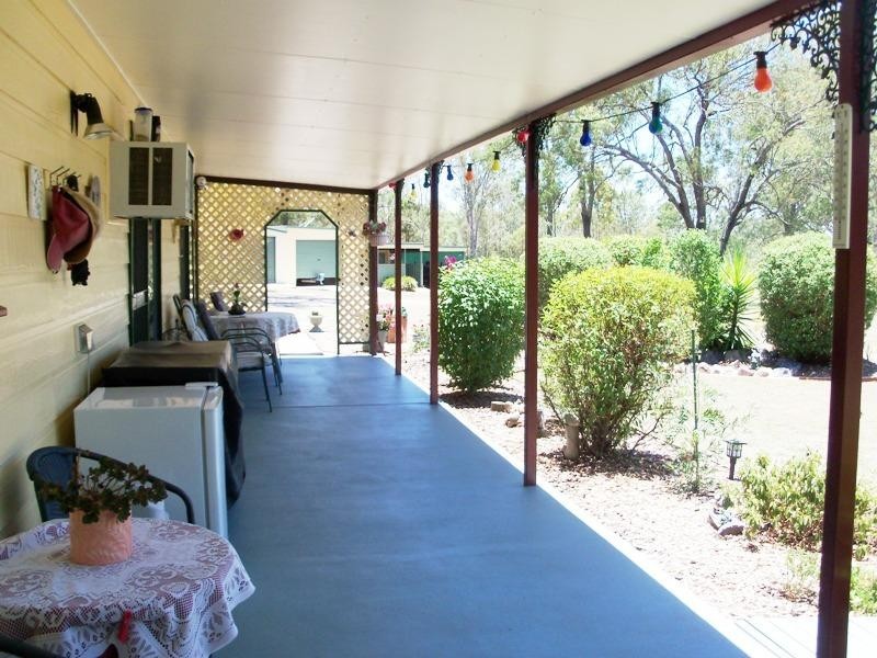 254 Carbeen Crescent, Nanango QLD 4615