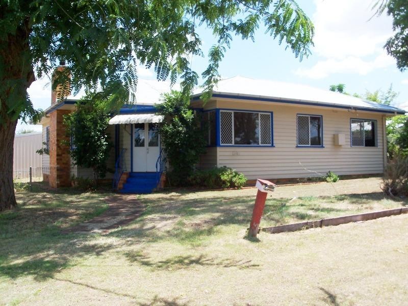 37 James, Kingaroy QLD 4610