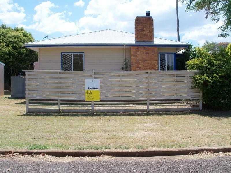 37 James, Kingaroy QLD 4610