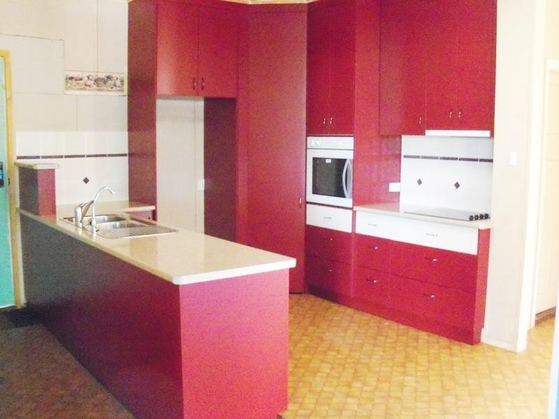 37 James, Kingaroy QLD 4610