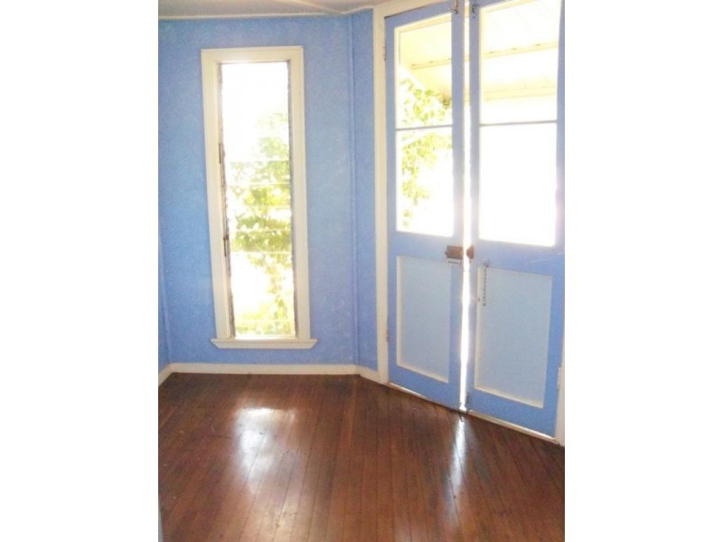 37 James, Kingaroy QLD 4610