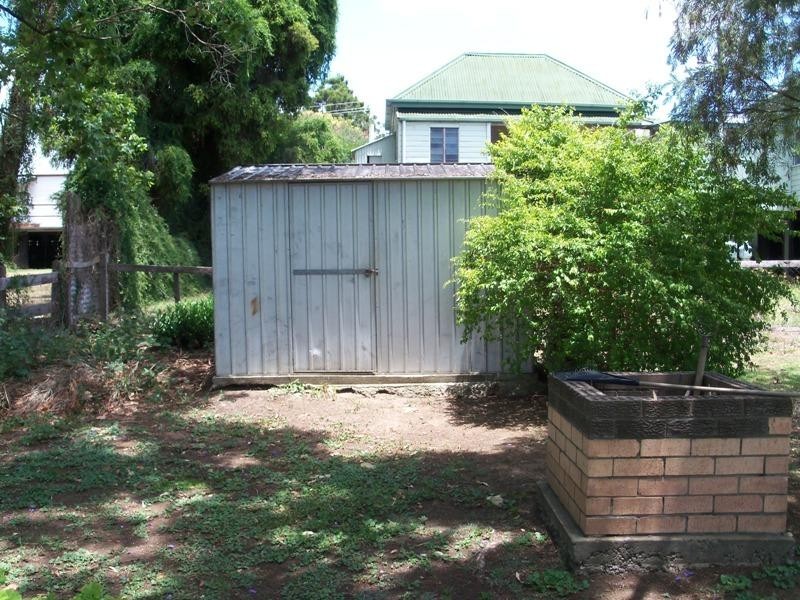 11 Alfred Street, Nanango QLD 4615