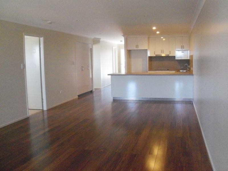 2/70 Banksia Drive, Kingaroy QLD 4610