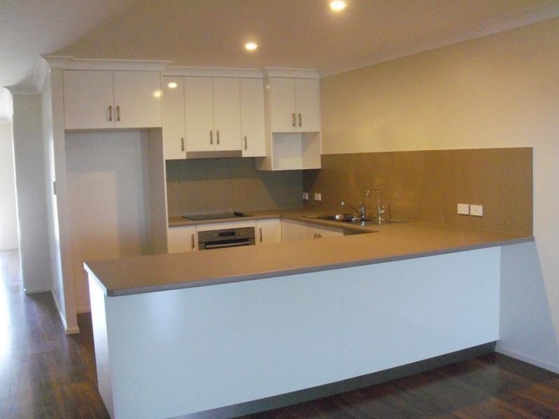 2/70 Banksia Drive, Kingaroy QLD 4610