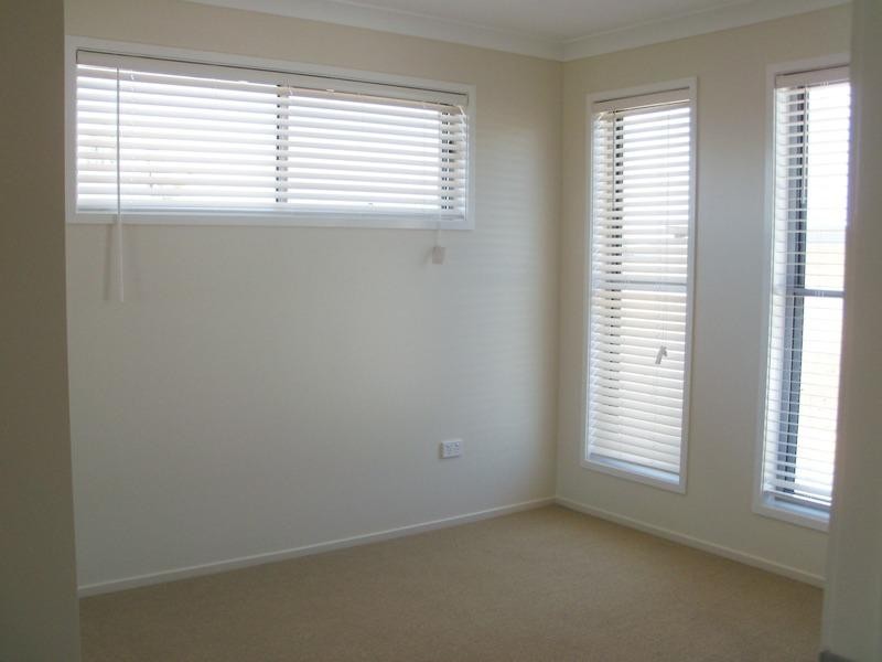 2/70 Banksia Drive, Kingaroy QLD 4610