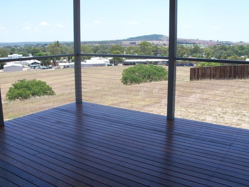 2/70 Banksia Drive, Kingaroy QLD 4610