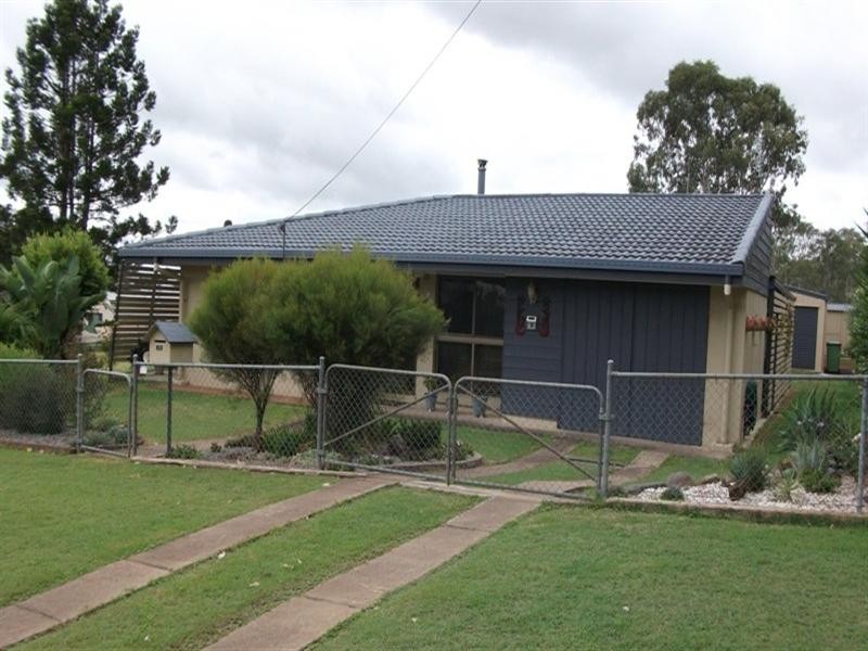 20 Hay Street, Nanango QLD 4615