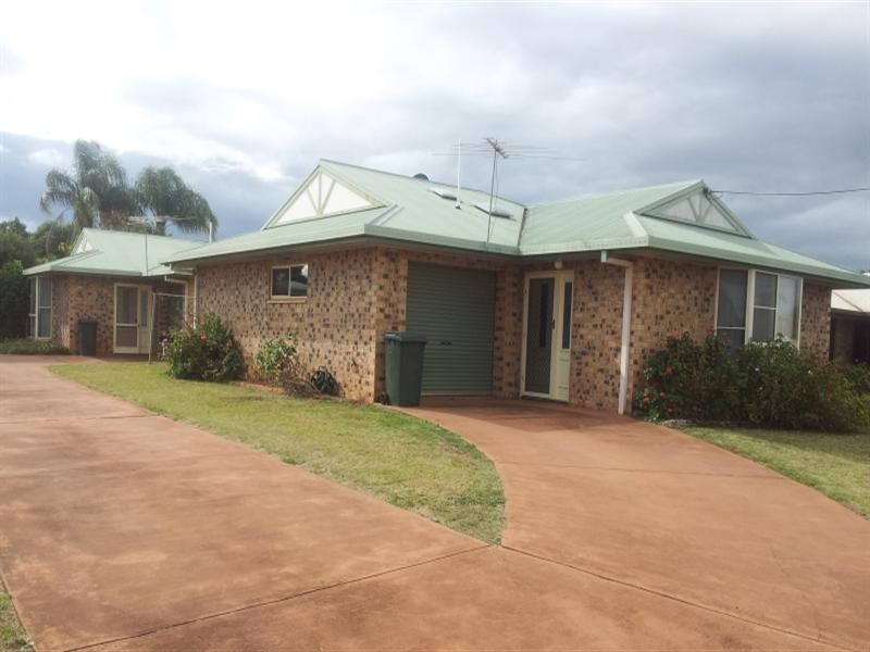 1 and 2/25 Windsor Circle, Kingaroy QLD 4610