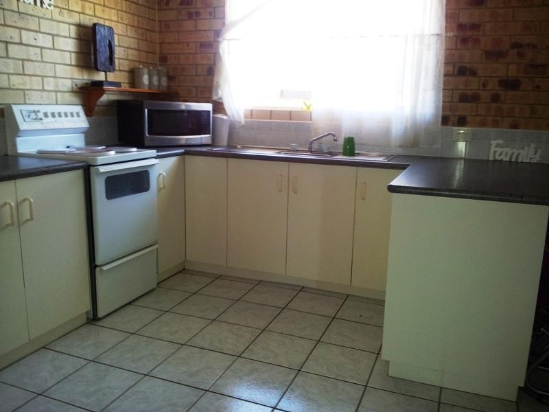 1 and 2/25 Windsor Circle, Kingaroy QLD 4610