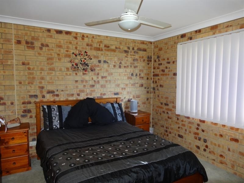 1 and 2/25 Windsor Circle, Kingaroy QLD 4610