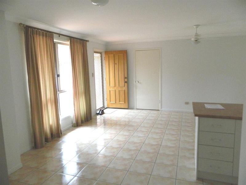 2/21 Martin Place, Kingaroy QLD 4610