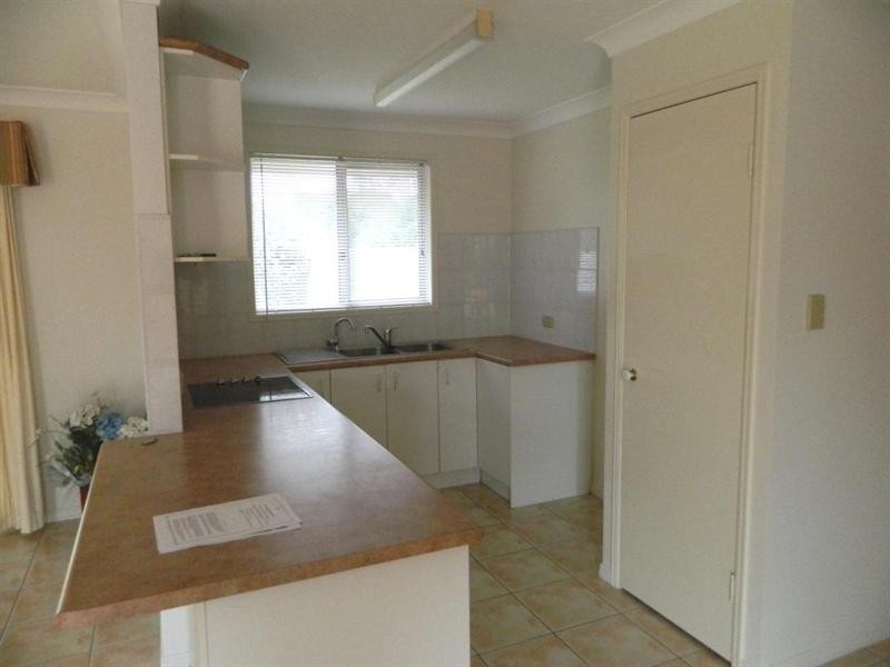 2/21 Martin Place, Kingaroy QLD 4610