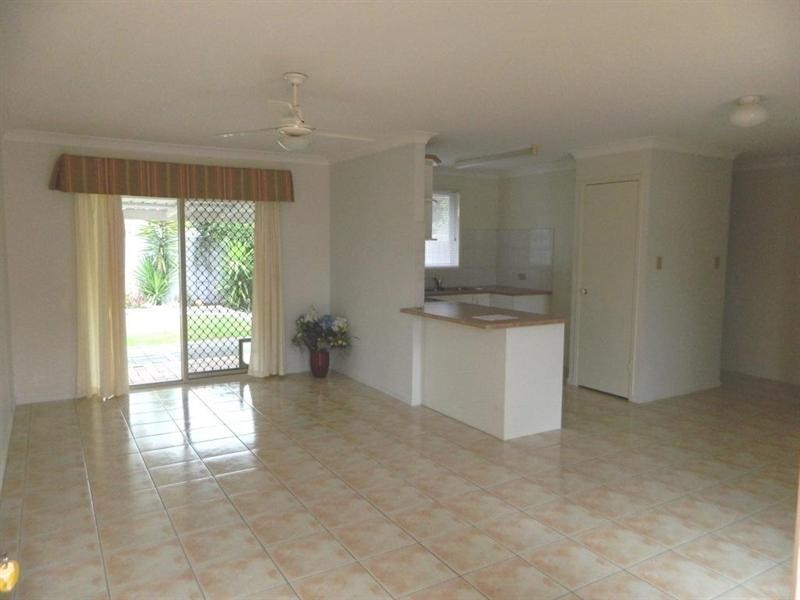 2/21 Martin Place, Kingaroy QLD 4610