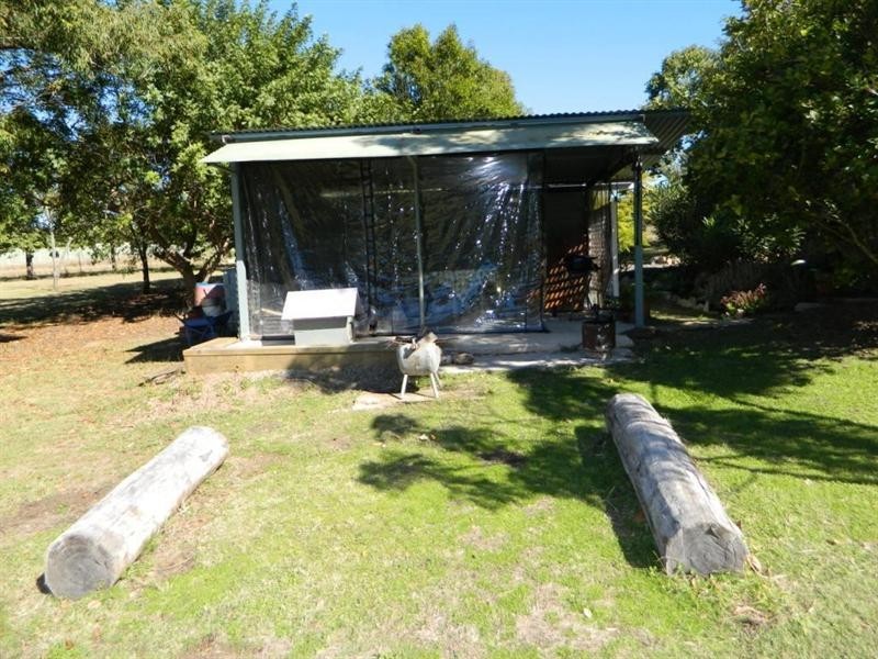 33 Pauls Parade, Ellesmere QLD 4610