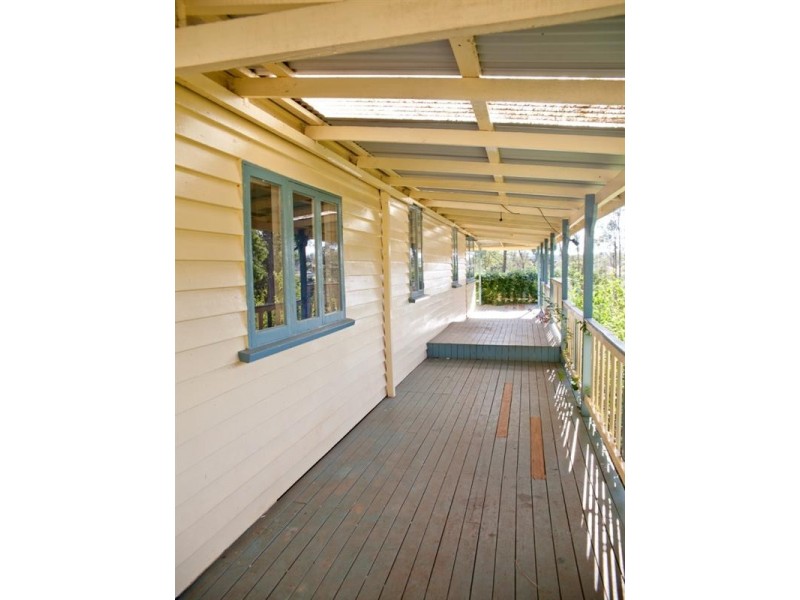 242 Heights Road, Nanango QLD 4615