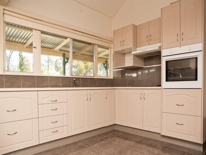 242 Heights Road, Nanango QLD 4615