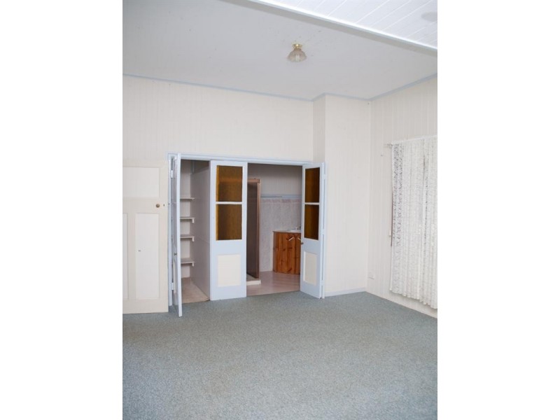 242 Heights Road, Nanango QLD 4615