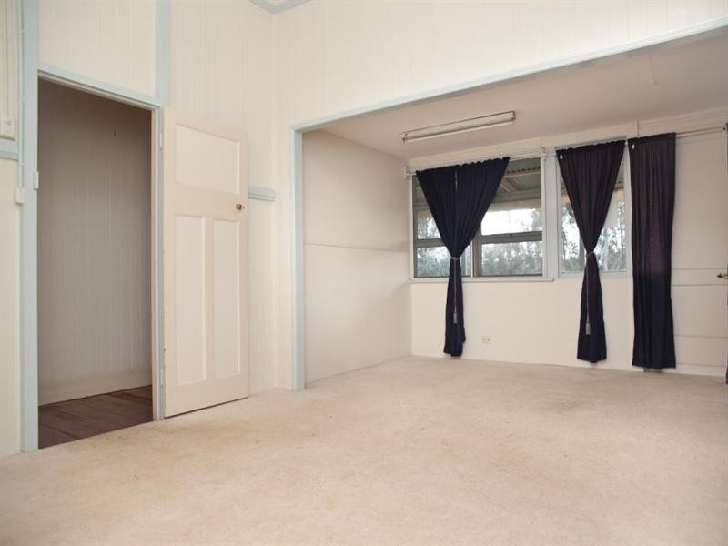 242 Heights Road, Nanango QLD 4615