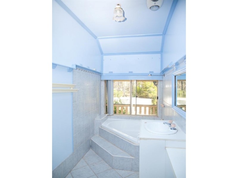 242 Heights Road, Nanango QLD 4615