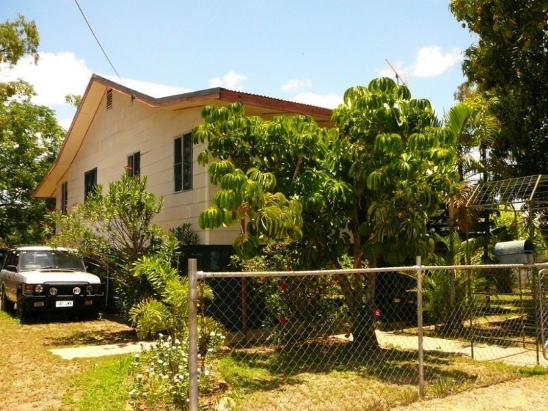 8 Pelican Street, Collinsville QLD 4804